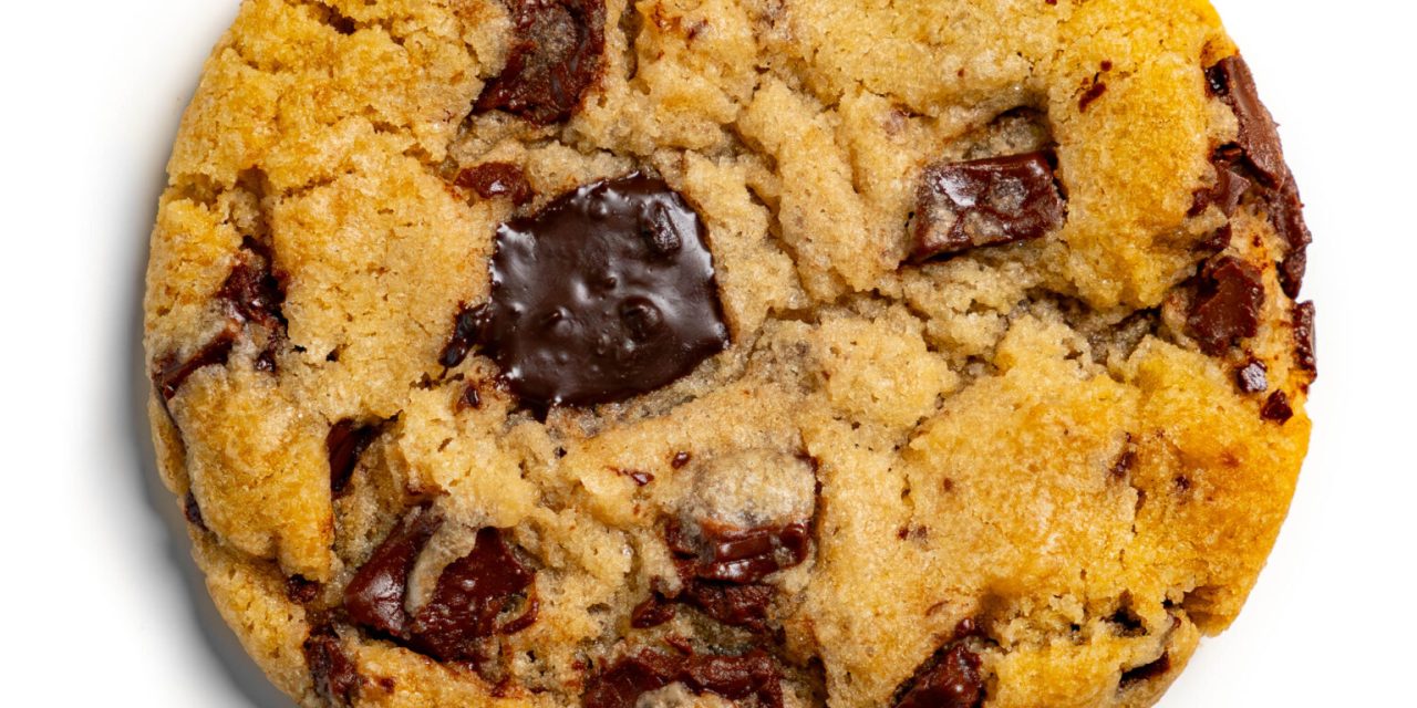 Trend Chocolate Chunk Cookies: Sajian Cokelat Yang Lagi Hits!