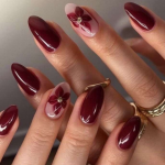 Tampil Elegan Dengan Trend Nail Art Maroon Mewah