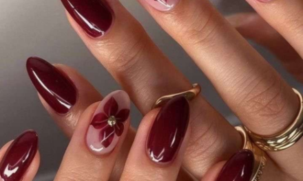 Tampil Elegan Dengan Trend Nail Art Maroon Mewah