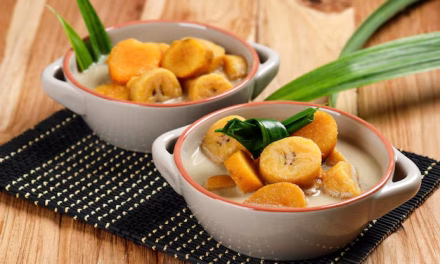 Kolak Pisang: Kuliner Favorit Musim Ramadhan, Menggoda Lidah