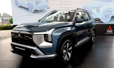 Mitsubishi Destinator Exceed: SUV Praktis, Nyaman & Fitur Modern