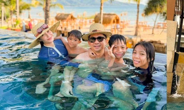 Pesona Tiga Gili Bikin Betah, Intip Keseruan Keluarga Ayu Dewi