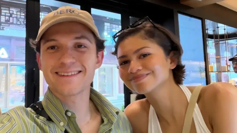 Zendaya Isyaratkan Sudah Menikah Dengan Tom Holland