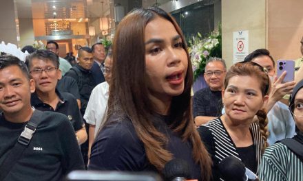Di Sentil Emma Warokka, Melaney Ricardo Beri Tantangan Terbuka