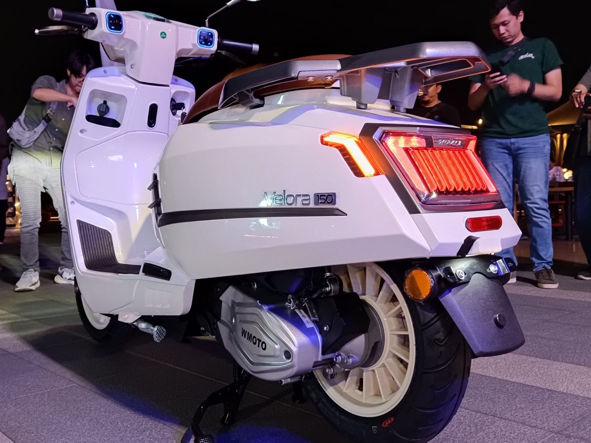 W Moto Velora 150 2026 Tampil Mewah, Desain Klasik Ala Vespa!