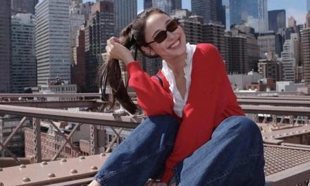 Fashion Goals! Yasmin Napper Jalan-Jalan Di Broadway, New York