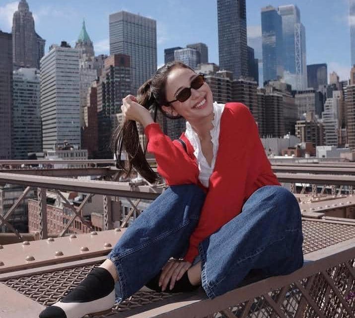 Fashion Goals! Yasmin Napper Jalan-Jalan Di Broadway, New York