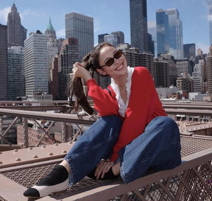 Fashion Goals! Yasmin Napper Jalan-Jalan Di Broadway, New York